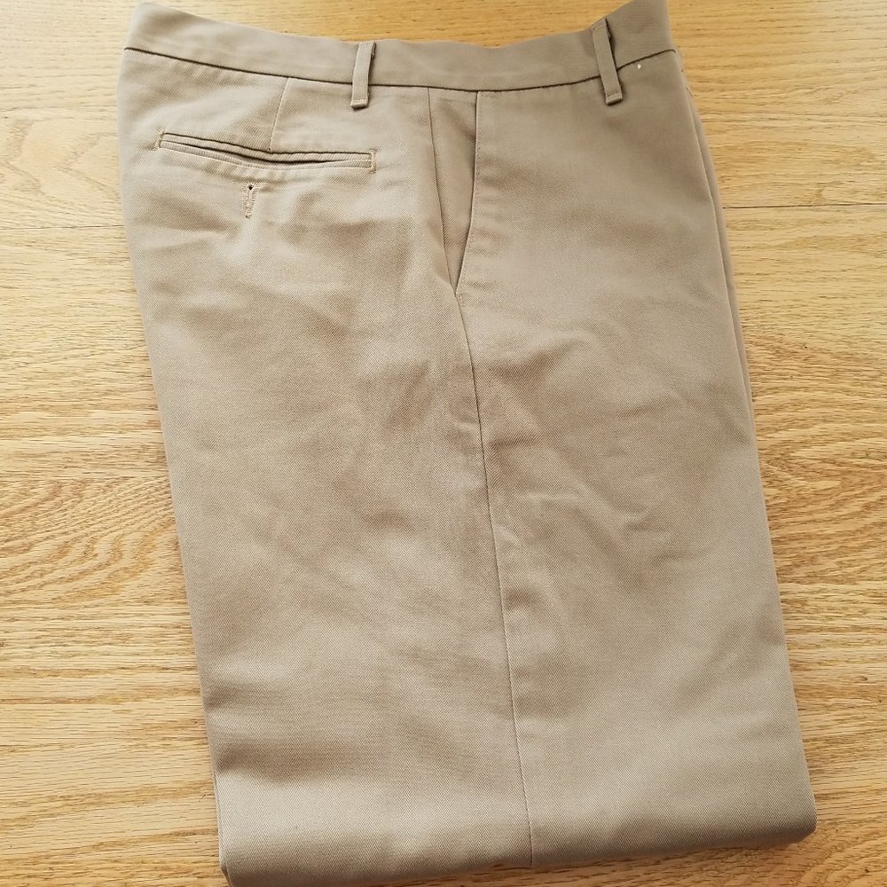 Men’s Khaki FF Pants 32 x 29.5 100% Cotton Wrangler(?) 67N14BH